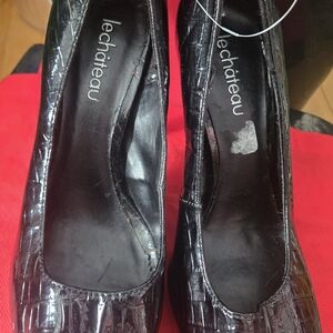 le chateau Black Women's Shoes